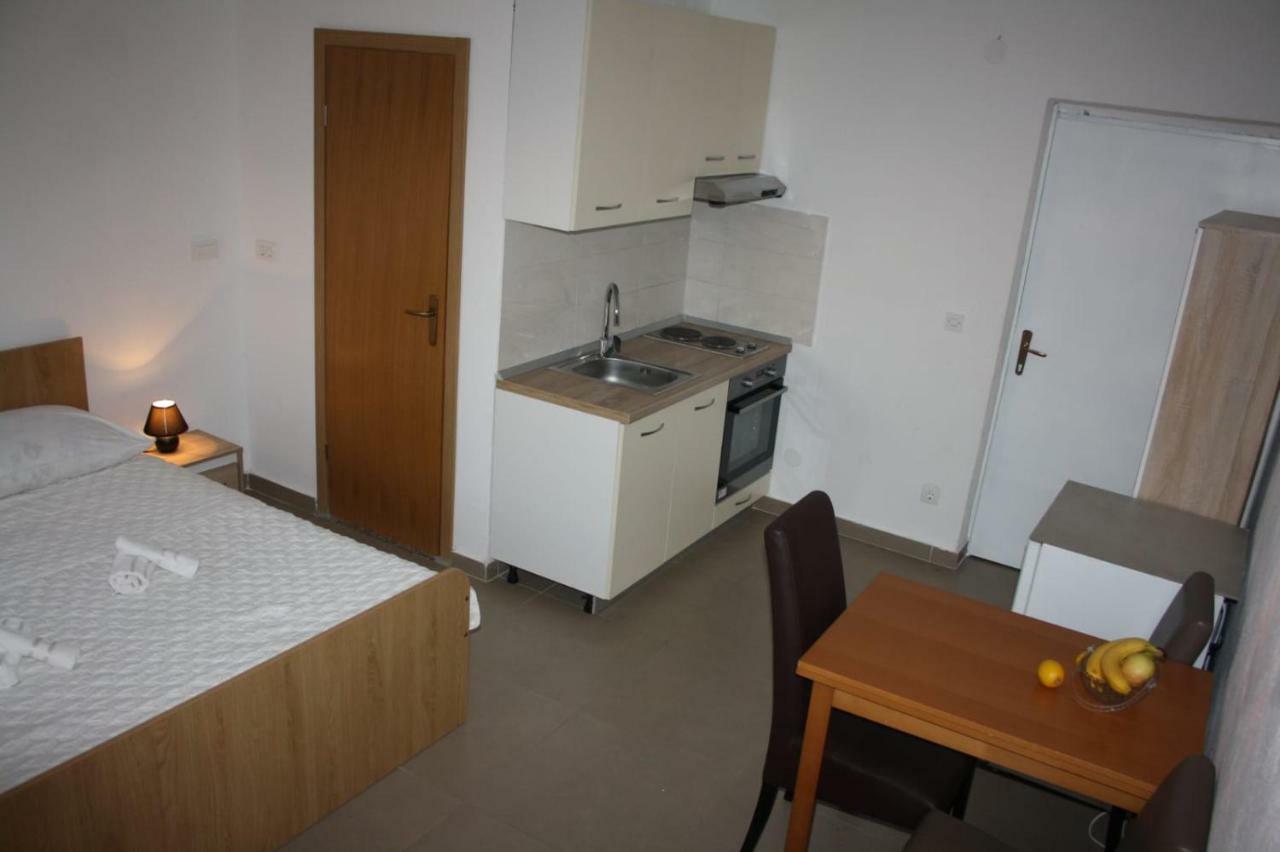 Apartments Monika Omiš Εξωτερικό φωτογραφία